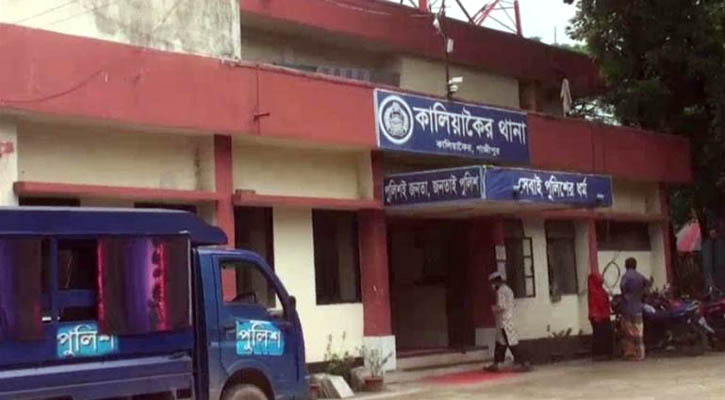 থানার পাশ থেকেই রেজিস্ট্রেশনের টাকা ছিনতাই